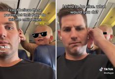 Hombre es mortificado por un niño en todo el vuelo y comparte su enojo en TikTok