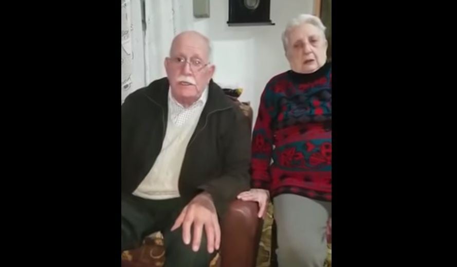 Abuelitos ofrecen su jubilación para que les devuelvan a su perrita robada