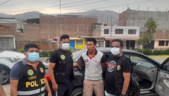 Policías atraparon a Nemesio Advincula Atayauri (28) y Jean Piero García Calvera (22), ‘Pierito’, acusados de herir a balazos a un joven y asesinar a una menor de 17 años.