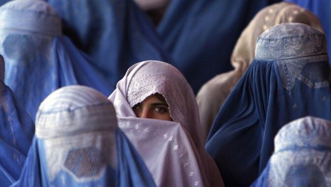 Afganistán: Mujeres que fallaron el 'test de virginidad' son sometidas a humillantes palizas, prisión y rechazo social