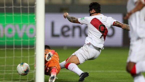 Gianluca Lapadula lamentó el gol anulado que pudo ser el 1-0 a los siete minutos. (Foto: AFP)