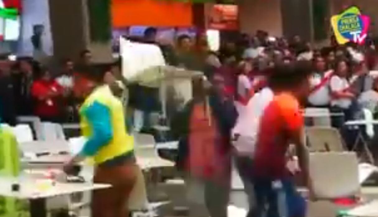 Disturbios en centro comercial de el Callao por el Perú vs. Francia. Foto: Captura de pantalla de Twitter
