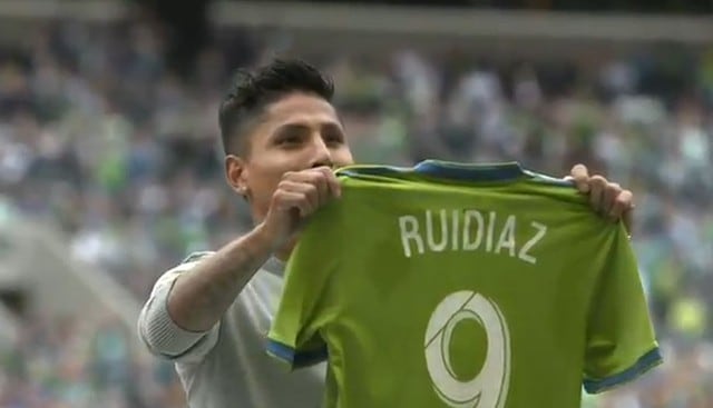 Raúl Ruidíaz presentado en el Seattle Sounders FC