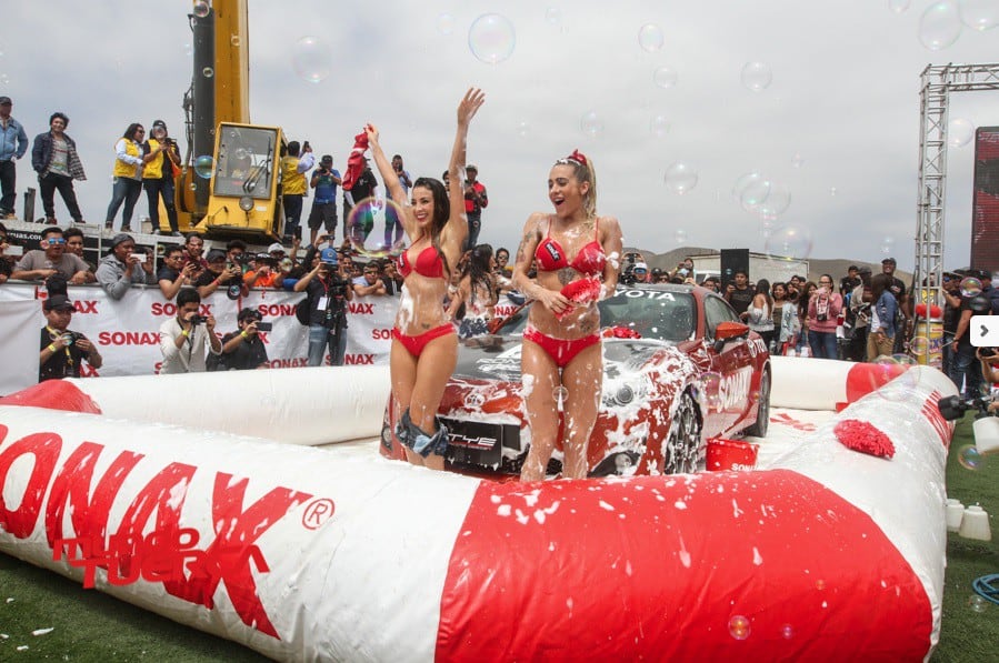 Bellezas entusiasmaron al público en la cuarta fecha del Drifting Toyota. (Mundo Tuerca)