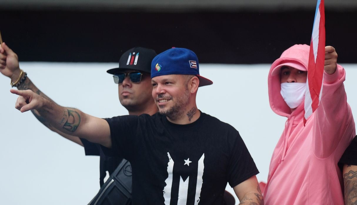 Residente y Bad Bunny lanzan "Bellacoso", un enérgico tema tras las protestas en Puerto Rico. (Foto: AFP)