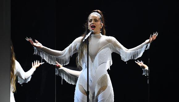 Rosalía mostró toda su sensualidad para la nueva colección que lanza su colega Rihanna. (Foto: Robyn Beck / AFP)