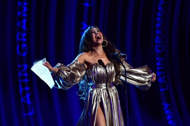 Latin Grammy: Thalía pasa incómodo momento por ausencia de Luis Miguel (Foto: AFP)