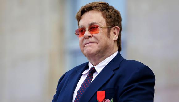 Elton John es la más reciente celebridad en anunciar su salida de Twitter por desacuerdos con la nueva política. (Foto: AFP)
