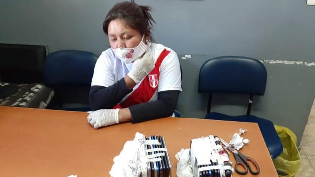 Arequipa. Elizabeth Champi pretendió ingresar 23 celulares ocultos en víveres. (Foto:INPE)