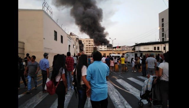 Incendio en Mesa Redonda. (Fotos: Miguel Bellido)