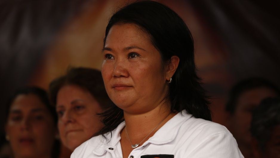 Keiko Fujimori se mantiene primera en la nueva encuesta de CPI, seguida por Julio Guzmán, pero la candidata de Fuerza Popular perdió 0.4% de intención de voto. (USI)