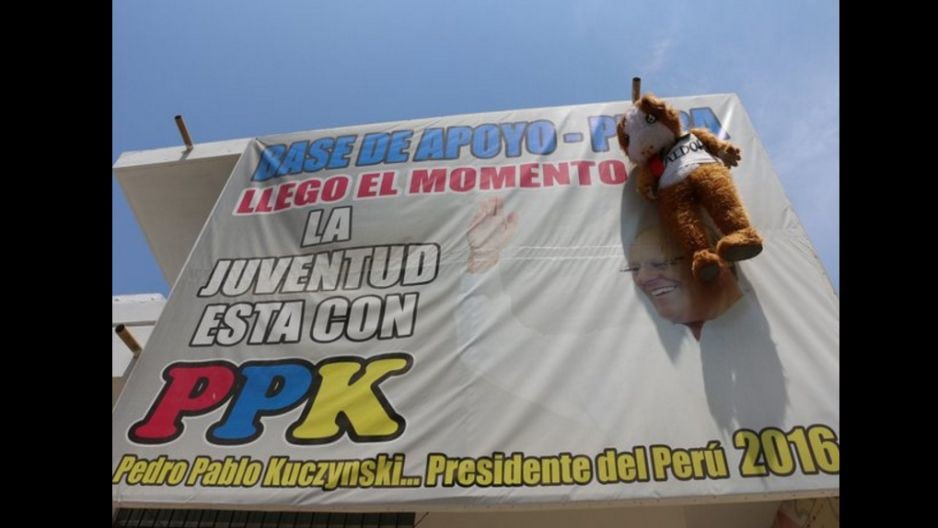 En un local de Piura, los integrantes del partido de Pedro Pablo Kuczynski se mostraron en contra de la inclusión de exautoridades regionales en la lista del Congreso.  (Foto: Twitter)