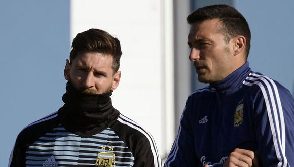 Lionel Scaloni resaltó el rendimiento de Messi (Foto: AFP)