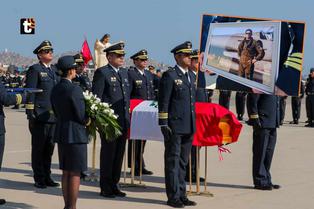 Autoridades rinden homenaje póstumo al mayor FAP fallecido en accidente aéreo en Arequipa