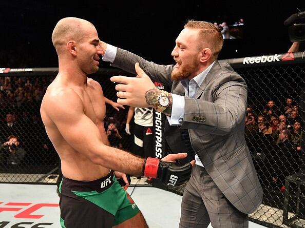 Emocionado Conor McGregor ingresó al octágono del UFC. (Getty)
