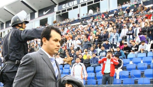 Juan Reynoso suena fuerte en Alianza Lima.