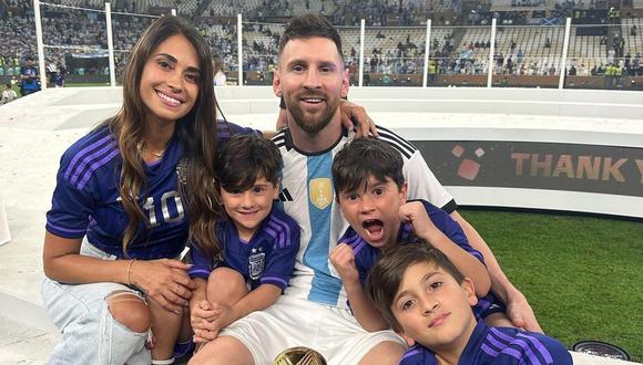 Lionel Messi y su familia celebrando el título de la Copa del Mundo en Qatar 2022 (Foto: Lionel Messi / Instagram)