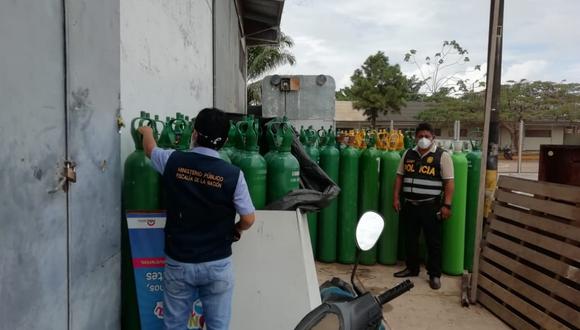 Ucayali. Policía allanó esta tarde las oficinas de la DIRESA por la presunta compra irregular de 100 balones de oxígeno. (PNP)