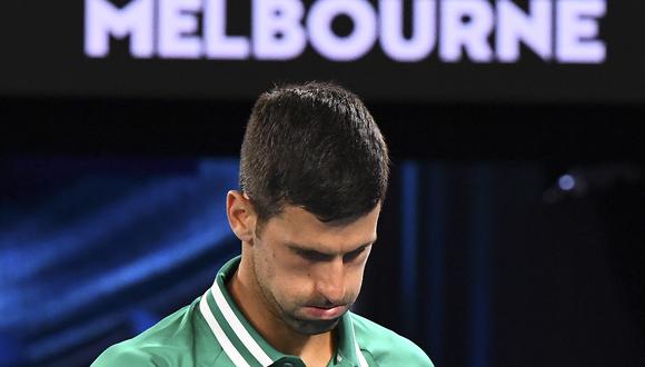 Novak Djokovic reaccionando mientras jugaba contra Taylor Fritz de los EE. UU. durante su partido individual masculino en el quinto día del torneo de tenis del Abierto de Australia en Melbourne. (Foto: William WEST / AFP)