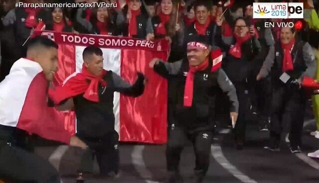 Deportistas peruanos hicieron estallar el Estadio Nacional con su baile. (Capturas: TVPerú)