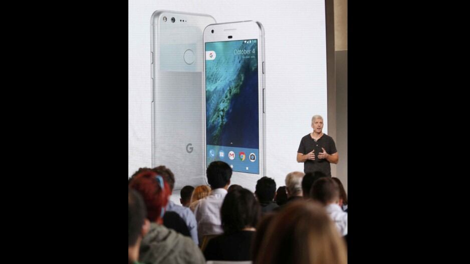 Pixel, el nuevo smartphone de Google fue lanzado hoy y promete hacerle la competencia a Apple.