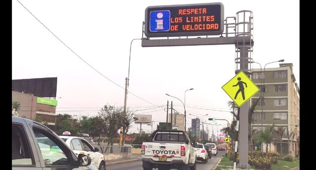 Municipalidad de Lima instala paneles de mensajería para reducir el tráfico vehicular. Están interconectados con el Centro de Control y Gestión de Tránsito.
