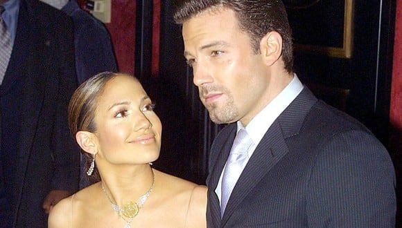 Jennifer Lopez y Ben Affleck en 2003. (Foto: AFP)