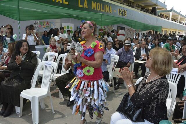 Campaña 'Un día sin plástico' en La Molina: Abuelitos y niños se lucieron en desfile con ropa ecológica y escolares presentaron creativas propuestas en concurso de reciclaje. (Foto: Difusión)