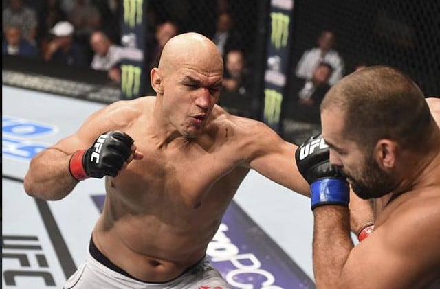 Junior dos Santos logra cómoda victoria (UFC)