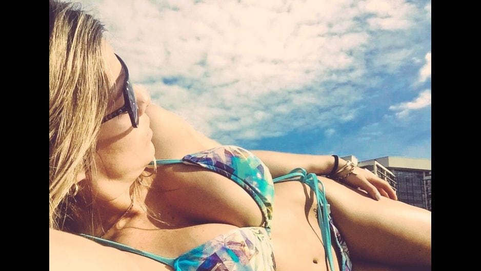 Alejandra Baigorria lució sus modelos de bikinis durante viaje a Guty Carrera. (Foto: Twitter)