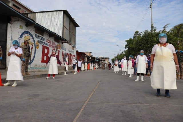 Los comerciantes del Mercado Central de Sechura, en Piura, pasaron ayer la prueba de descarte de coronavirus. (Municipio de Sechura)