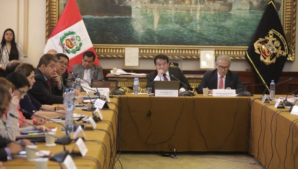 Comisión de Presupuesto pide a la Contraloría intervenir en los gobiernos regionales de Piura y Lambayeque.
