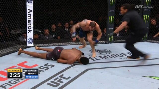 Brutal nocaut de Santiago Ponzinibbio en el UFC Argentina. (Captura Fox Sports)