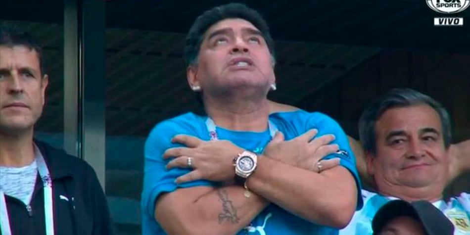Diego Maradona canta "Querida" de Juan Gabriel y explota Facebook. (Foto: Captura Fox Sports)