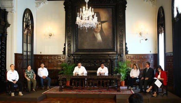 Martín Vizcarra participó junto a varios de sus ministros en una conferencia de prensa para dar alcances sobre el coronavirus en el Perú. (Foto: GEC)