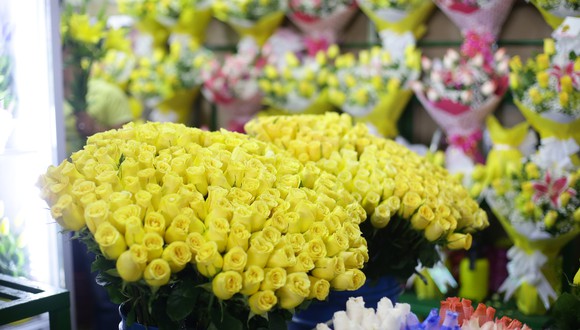 Las flores amarillas son las más pedidas en estas fechas. (Foto: GEC)