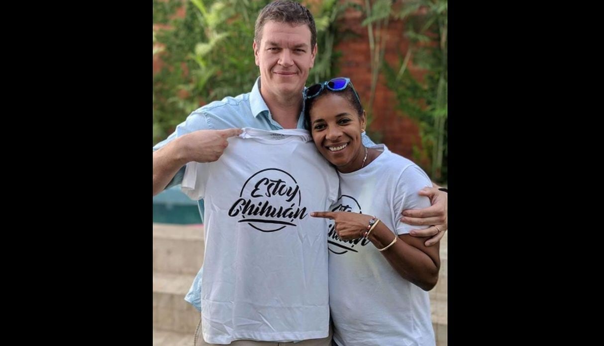 La congresista Leyla Chihuán apareció difundiendo una camiseta con la frase 'Estoy Chihuán', el cual popularizó al decir que su sueldo de parlamentario no le alcanzaba. (Foto: Facebook)