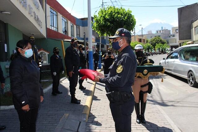 El brigadier PNP fue despedido con honores en la Unidad de Tránsito de Arequipa. (Foto: Kallpa Noticias)