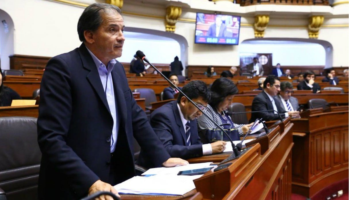 Congreso debate pedido de vacancia a PPK: “No queremos cambiar corrupto por corruptos”, dice Wilbert Rozas