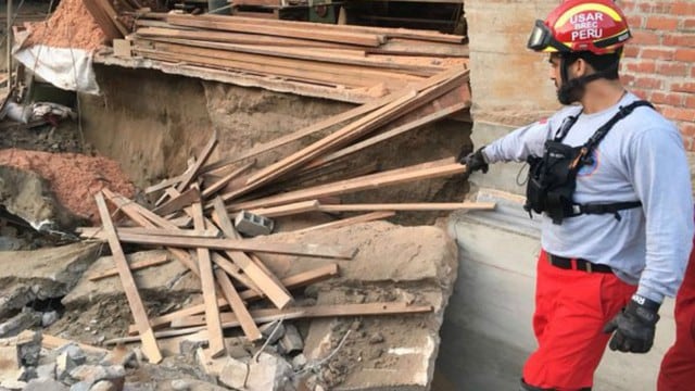 Derrumbe de pared en Villa El Salvador deja una persona muerta y varios heridos