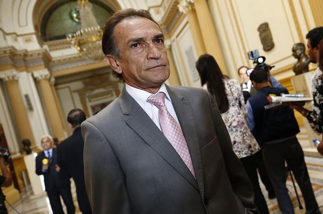 El congresista Héctor Becerril, según se escucha en un audio de consejeros del CNM, se reunió para promover la candidatura de Julio Gutiérrez Pebe. (USI)