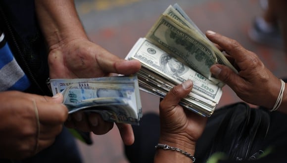 Precio del dólar en México. (Foto: GEC)