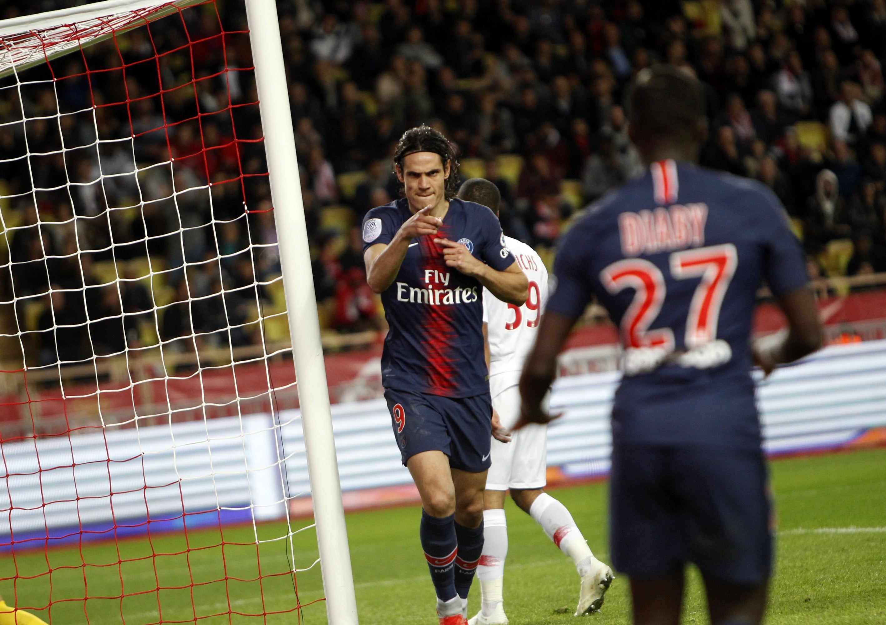Edinson Cavani anota triplete en la victoria de PSG al AS Mónaco