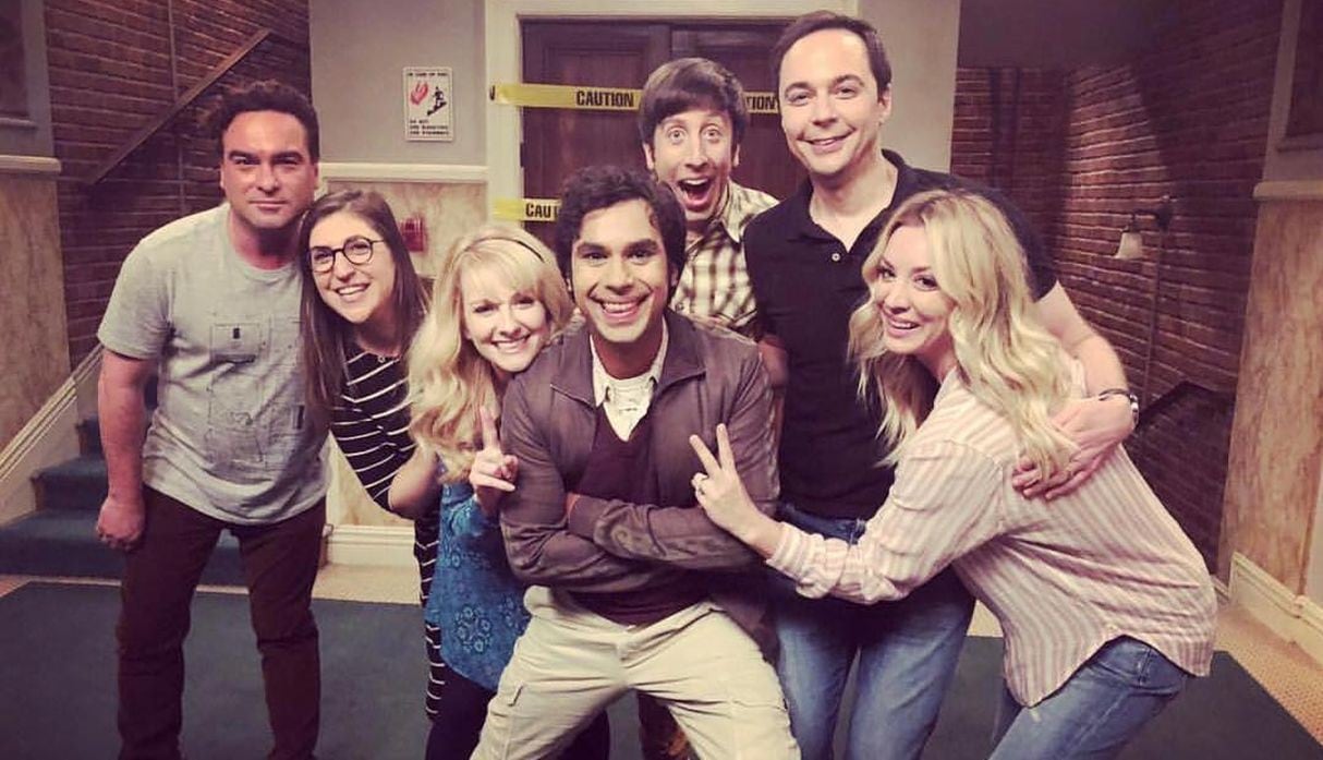 'Raj' sorprende al mostrar el guion del último capítulo de "The Big Bang Theory". (Foto: @bigbangtheory_cbs)
