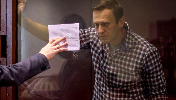 El mes pasado, Navalny fue sentenciado a dos años y medio de prisión por violar los términos de su libertad condicional mientras convalecía en Alemania. (Foto: AFP)
