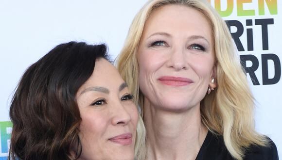 Michelle Yeoh y Cate Blanchett en la 38 ceremonia anual de Film Independent Spirit Awards (Foto: Valerie Macon / AFP)