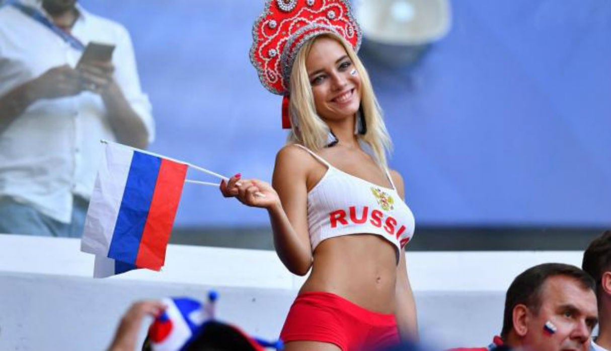 Responde al nombre de Natalia Nemtchinova, tiene 28 años, fue Miss Moscú y tiene un "secretito" que solo algunos conocen. Las fotografías de la guapa señorita se viralizaron en Facebook gracias al Mundial Rusia 2018.
