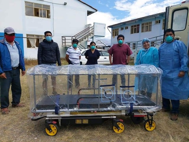 Áncash: Convierten camillas médicas en cápsulas artesanales para trasladar a pacientes COVID-19. (Foto: Gobierno Regional de Áncash)