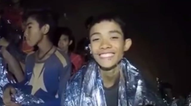 Tailandia: Rescatan a 4 niños más de la cueva