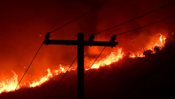 Últimas noticias sobre los incendios forestales en el sur del estado de Nueva Jersey, Estados Unidos. (Foto: AFP)